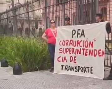 Policía federal atrincherado en Casa Rosada