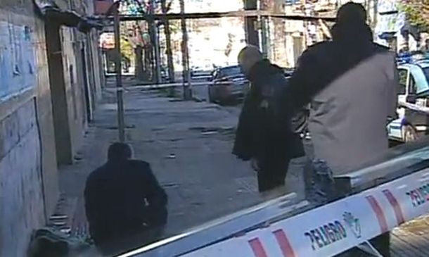 Asesinan a un hombre en Flores y detienen a una pareja