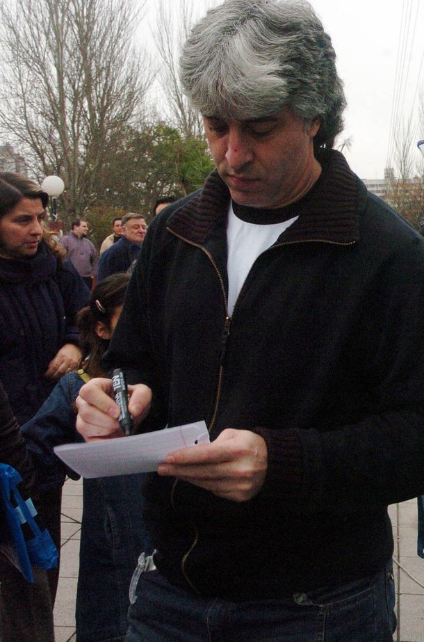 Di Zeo reconoció que todos los jugadores tienen contacto con la barra