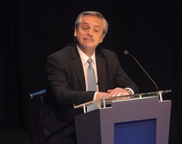 Desopilante cruce en redes entre Alberto Fernández y el club Sacachispas