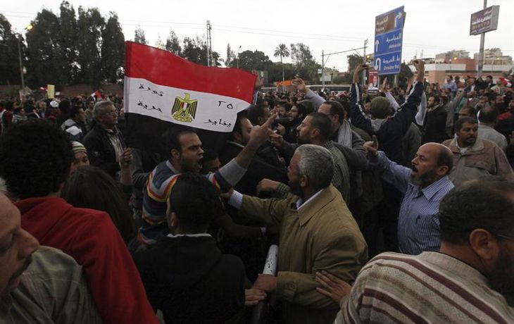Hay dos muertos por los enfrentamientos en El Cairo