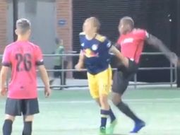 la espeluznante y traicionera patada que mando a un jugador al hospital la espeluznante y traicionera patada que mando a un jugador al hospital