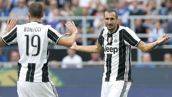 Bonucci y Chiellini, ambos en busca de la camiseta de Messi Bonucci y Chiellini, ambos en busca de la camiseta de Messi