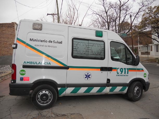 Tragedia en Mendoza: un hombre y su sobrino murieron aplastados por el auto que arreglaban