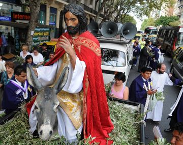 Una procesión en la Ciudad celebró al papa Francisco
