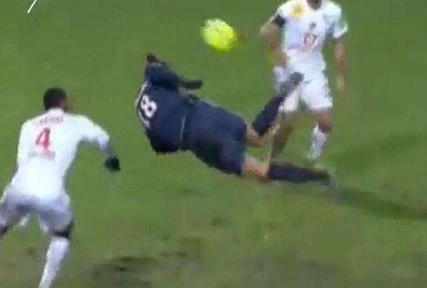 No le salió: la extraña y fallida pirueta de Ibrahimovic