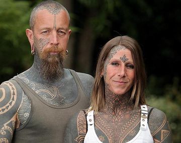 Mujer hiper tatuada