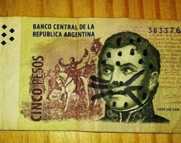 El hombre quiso hacer pasar su billete por uno de 500 pesos