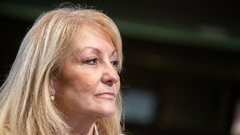 Carolina Cosse, intendenta de Montevideo. Carolina Cosse, intendenta de Montevideo.