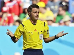 por segunda vez en los mundiales, un arbitro dirige tres veces a un equipo por segunda vez en los mundiales, un arbitro dirige tres veces a un equipo