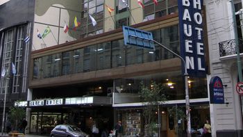 Macri vetó la expropiación del hotel Bauen Macri vetó la expropiación del hotel Bauen