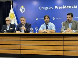 El Partido Colorado protagonizó los últimos dos grandes escándalos del gobierno uruguayo. El Partido Colorado protagonizó los últimos dos grandes escándalos del gobierno uruguayo.