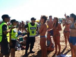 Topless censurado en Necochea Topless censurado en Necochea