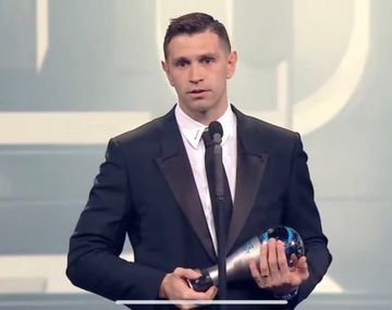 Premios The Best: Dibu Martínez fue elegido el mejor arquero del mundo