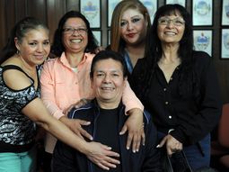 Hermanos se reencuentran después de 25 años Hermanos se reencuentran después de 25 años