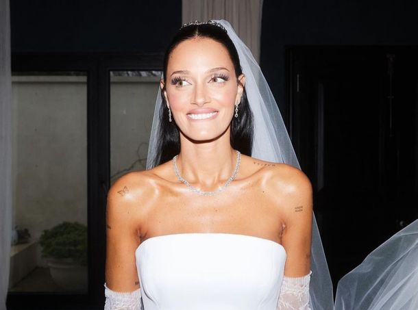 Cuánto costó el delicado vestido de novia que usó Oriana Sabatini