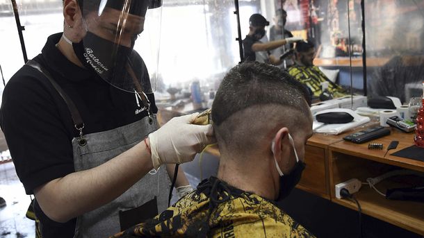 Ahora 12: suman los rubros más afectados por la pandemia y habrá 3 meses de gracia