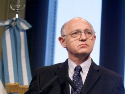 timerman viaja a londres para dialogar por malvinas timerman viaja a londres para dialogar por malvinas