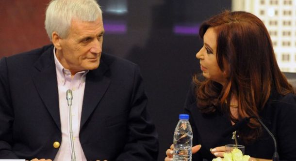 Cristina Kirchner recibe a la CGT oficialista por las paritarias