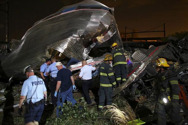 Descarriló un tren con 240 pasajeros en EE.UU.: hay al menos 5 muertos