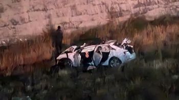 La víctima cayó con su vehículo a un canal aluvional en Godoy Cruz. La víctima cayó con su vehículo a un canal aluvional en Godoy Cruz.