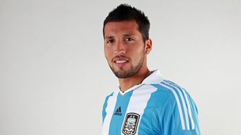 pase millonario: ezequiel garay jugara en el manchester united pase millonario: ezequiel garay jugara en el manchester united