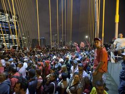 el mundial de brasil, otra vez sacudido por las protestas de los trabajadores el mundial de brasil, otra vez sacudido por las protestas de los trabajadores