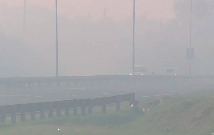 Peligro en Panamericana: incendio en una reserva ecológica provoca baja visibilidad