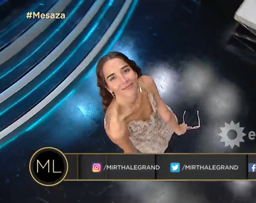 Juana Viale con un profundo escote y una cámara que la dejó al semidesnudo