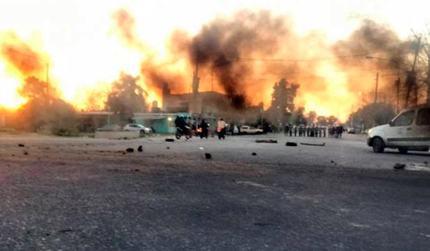 Ensenada: violentos incidentes entre integrantes de la Uocra y la policía