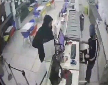 Quilmes: robaron una heladería a punta de paraguas