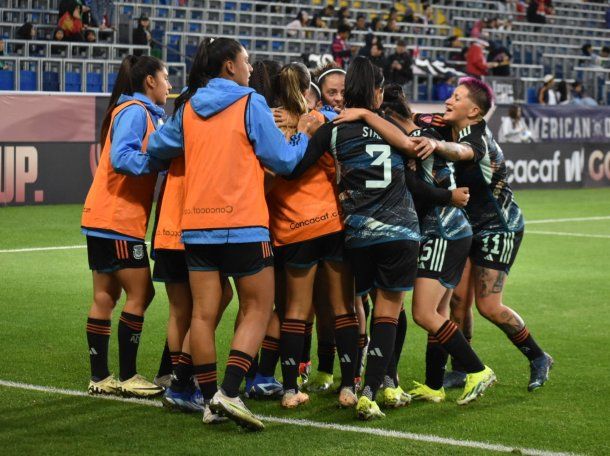 La Selección Argentina femenina se clasificó a cuartos de final de la Copa de Oro