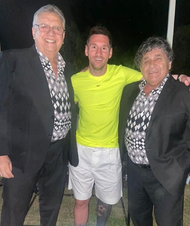 VIDEOS: Los Palmeras le dieron un show privado a Messi