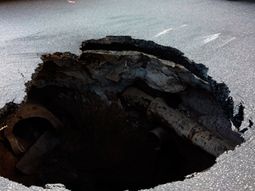 El mega bache en Garay y Entre Ríos