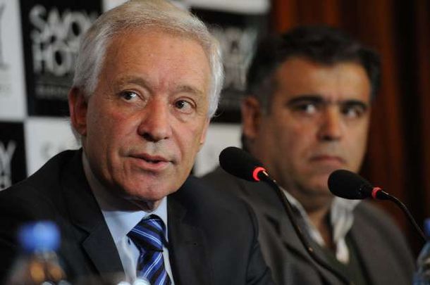 Blanco: Mostaza es el técnico con más chances de asumir