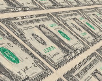 La licitación de Letes logró contener el dólar que cerró a $28