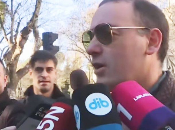 Elecciones en Provincia: Francisco Adorni fue a votar y no había presidente de mesa