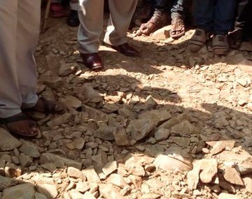 India: Cayó borracho a un hueco y lo enterraron vivo