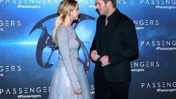 Jennifer Lawrence sorprendió con el look para la avant premiere de Passengers. Jennifer Lawrence sorprendió con el look para la avant premiere de Passengers.