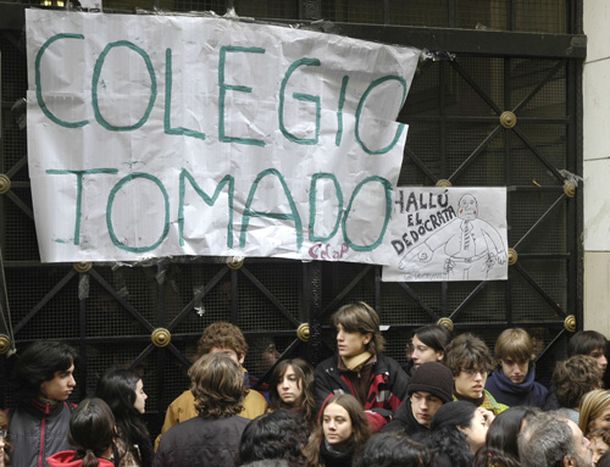 Colegio tomado