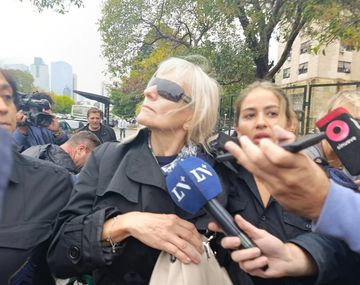 Así salió de Comodoro Py una de las jubiladas implicadas en la compra del departamento de Adorni