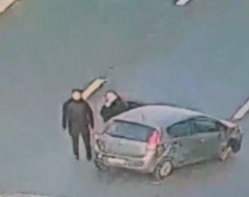 Infarto al volante en la 25 de Mayo: perdió el control y chocó contra un muro