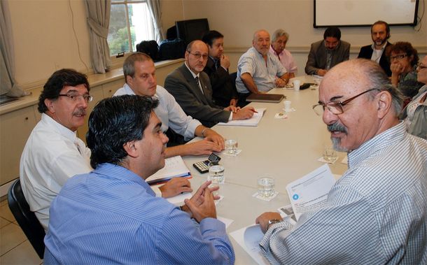 ¿Cómo es la propuesta de aumento que rechazaron los gremios docentes?