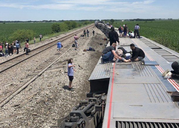 Descarriló un tren en Estados Unidos: al menos 3 muertos y más de 200 heridos