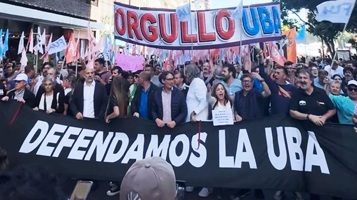 Docentes universitarios realizan paro nacional este lunes