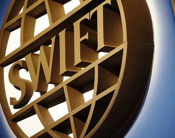 Echaron de la SWIFT a bancos rusos
