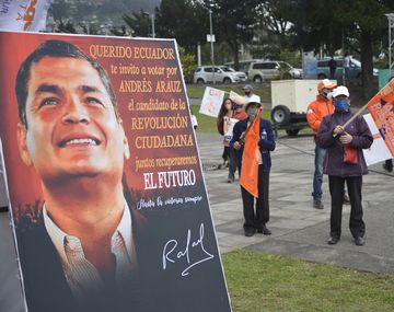 Un banquero y un economista van por la presidencia de Ecuador