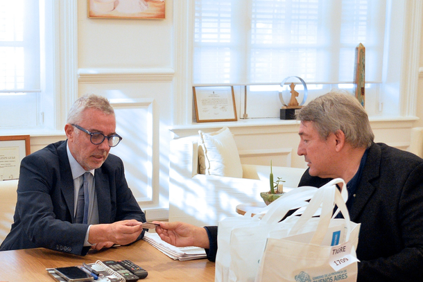 Julio Zamora se reunió con Jorge DOnofrio y recibió más de 1700 Pases Libres Multimodales para los vecinos de Tigre