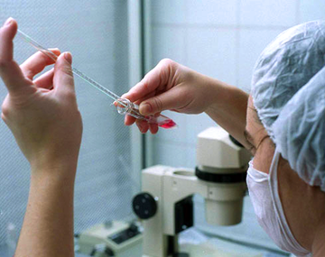 Preservarán los óvulos de las mujeres con cáncer para garantizar su fertilidad