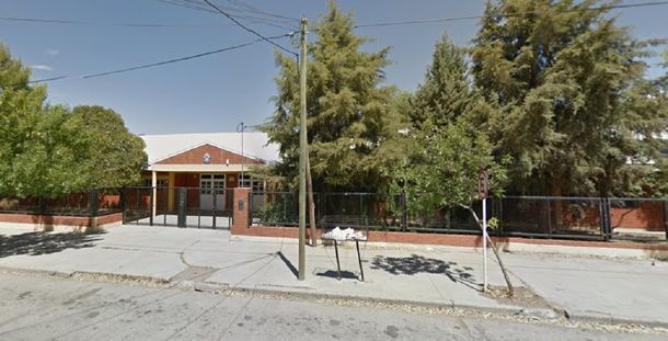 Se hizo pasar por ex alumno, fotografío e hizo preguntas sexuales a nenes de séptimo grado